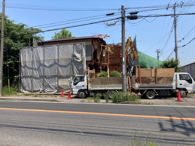 建物解体工事が始まりました！